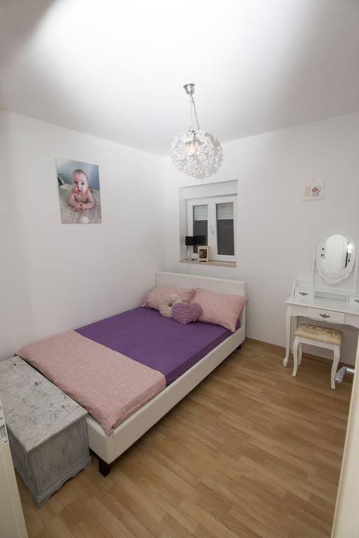Apartment Mate Omiš Exteriör bild