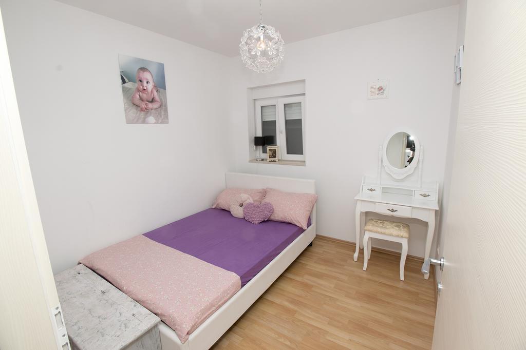 Apartment Mate Omiš Exteriör bild
