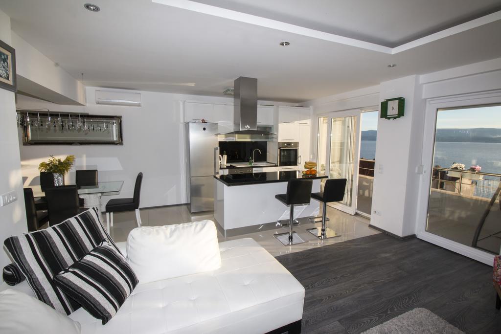 Apartment Mate Omiš Exteriör bild